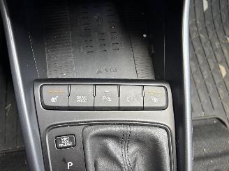 Hyundai I-20 AUTOMAAT 100 PK PREMIUM SPORT BOSE NAVI CLIMA CAMERA LED B.J 12-2024 picture 16