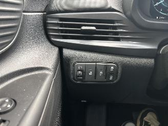 Hyundai I-20 AUTOMAAT 100 PK PREMIUM SPORT BOSE NAVI CLIMA CAMERA LED B.J 12-2024 picture 15