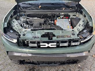 Dacia Duster AUTOMAAT 1.6 HYBRIDE NAVI CLIMA CAMERA PDC LED B.J 12-2024 picture 19