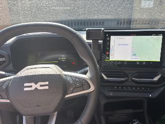 Dacia Duster AUTOMAAT 1.6 HYBRIDE NAVI CLIMA CAMERA PDC LED B.J 12-2024 picture 27