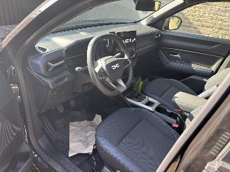 Dacia Duster AUTOMAAT 1.6 HYBRIDE NAVI CLIMA CAMERA PDC LED B.J 12-2024 picture 25