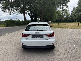 Audi A1 TFSI  VIRT DASH AIRCO PDC B.J 2023 LICHTE SCHADE picture 6