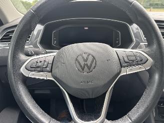 Volkswagen Tiguan AUTOMAAT 150 PK NAVI CLIMA CAMERA VIR DASHBOARD LED TREKHAAK B.J 2024 picture 15