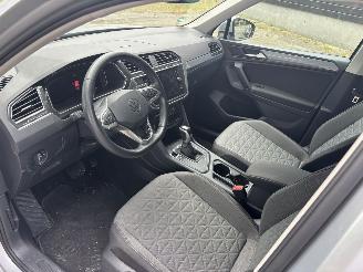 Volkswagen Tiguan AUTOMAAT 150 PK NAVI CLIMA CAMERA VIR DASHBOARD LED TREKHAAK B.J 2024 picture 9