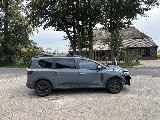 Dacia Jogger HYBRIDE 1.8  AUTOMAAT 7 PERS EXTREEM NAVI CLIMA CAMERA CRUISE LED B.J 04-2026 picture 6