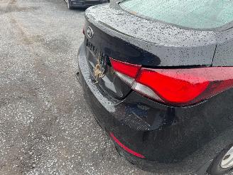Hyundai Elantra  picture 11