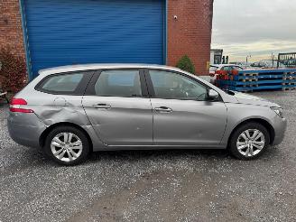 Damaged car Peugeot 308  2015/1