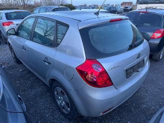 Kia Cee d EX picture 3