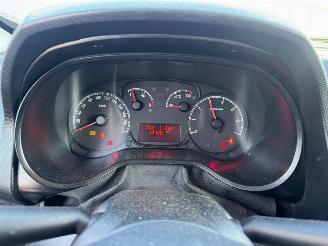 Opel Combo D picture 23