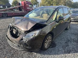 Auto incidentate Opel Zafira  2016/5