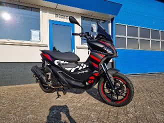 Aprilia  SR GT 125 CC picture 3