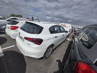 Schadeauto Fiat Tipo  2017/10