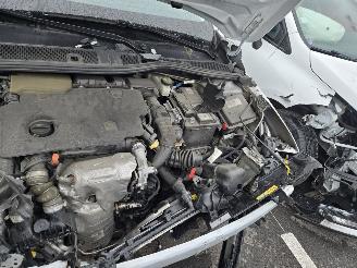 Peugeot 208  picture 6
