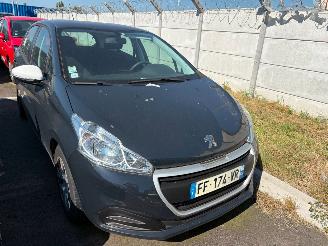 Damaged car Peugeot 208  2019/4
