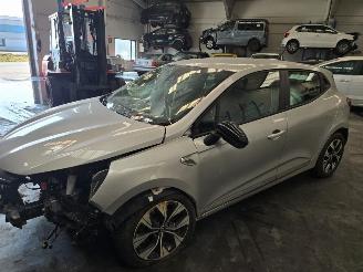 Schadeauto Renault Clio  2021/5