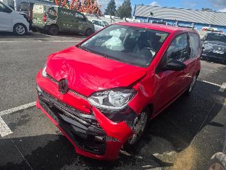 Schadeauto Volkswagen Up!  2015/10