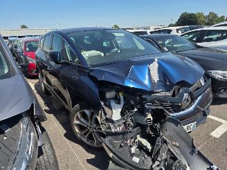 krockskadad bil auto Renault Scenic  2018/12