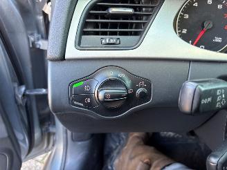 Audi A4 2.0 TFSI 16V Combi/o  Benzine 1.984cc 155kW (211pk) FWD 2008-06/2012-02 (8K5) CDNC picture 23