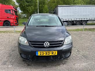 Voiture accidenté Volkswagen Golf plus 1.9 TDI 105 MPV  Diesel 1.896cc 77kW (105pk) FWD 2006-05/2009-01 (5M1) BXE 2007/1