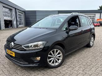 Vaurioauto  passenger cars Volkswagen Golf Sportsvan 1.6 TDI BlueMotion 16V MPV  Diesel 1.598cc 81kW (110pk) FWD 2014-02/2016-11  CXXB 2015/4