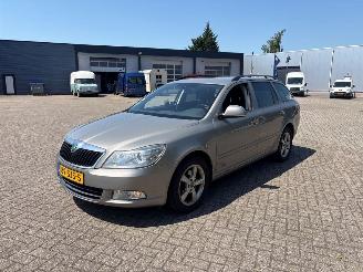 krockskadad bil auto Skoda Octavia 1.6 TDI Greenline Combi/o 4Dr Diesel 1.598cc 77kW (105pk) FWD 2009-06/2013-04 (1Z5) CAYC 2011/10