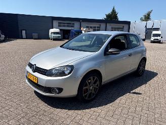 Damaged car Volkswagen Golf 1.4 16V Hatchback  Benzine 1.390cc 59kW (80pk) FWD 2008-10/2012-11  CGGA 2009/1