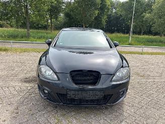 damaged passenger cars Seat Leon 1.2 TSI Hatchback 4Dr Benzine 1.197cc 77kW (105pk) FWD 2010-02/2012-12 (1P1) CBZB 2011/4