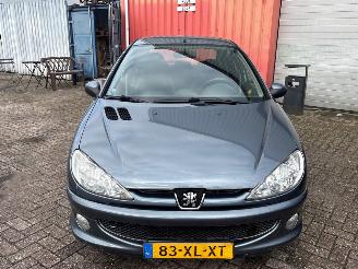 damaged passenger cars Peugeot 206 1.4 XR,XS,XT,Gentry Hatchback  Benzine 1.360cc 55kW (75pk) FWD 2005-04/2012-12 (2CKFW; 2AKFW) TU3A; KFW 2007/7