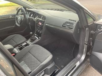 Volkswagen Golf  picture 11