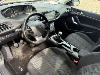 Peugeot 308 1.6 BlueHDI Blue Lease Pack picture 5