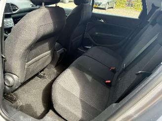 Peugeot 308 1.6 BlueHDI Blue Lease Pack picture 8