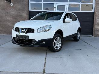 Vaurioauto  passenger cars Nissan Qashqai 1.6 Visia / Cruise Control / Trekhaak / PDC / Elek Ramen / Bluetooth / Climate Control / Inkalp.Spiegels / 2011/3