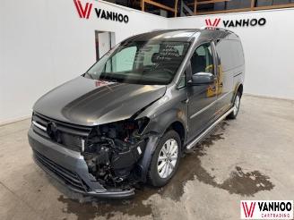 damaged passenger cars Volkswagen Caddy  2018/8