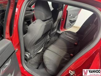 Peugeot 208  picture 13