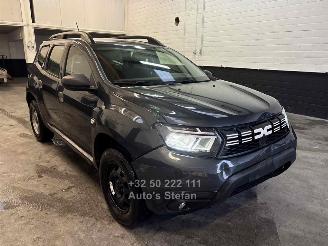 Dacia Duster ESSENTIAL picture 1