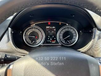 Suzuki Vitara GLX picture 16