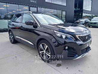 Damaged car Peugeot 3008 ALLURE 2019/2