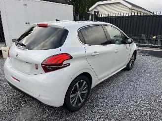 Peugeot 208 ROLAND - GARROS AUTOMATIC picture 3
