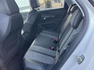 Peugeot 3008 1,2 BENZINE 131,PS  AUTOMATIC picture 18