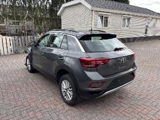 Volkswagen T-Roc  picture 3