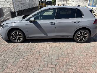 Volkswagen Golf BENZINE UNITED picture 3