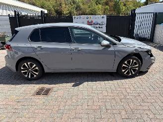 Volkswagen Golf BENZINE UNITED picture 13