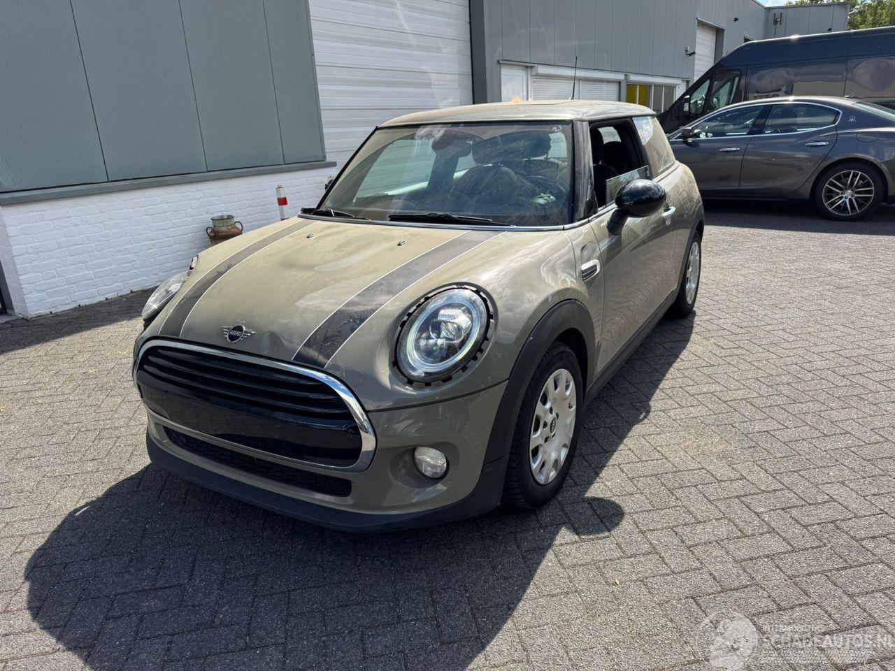Mini Cooper 1.5 Automaat Pano