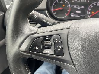 Opel Corsa 1.4 Online Edition picture 10