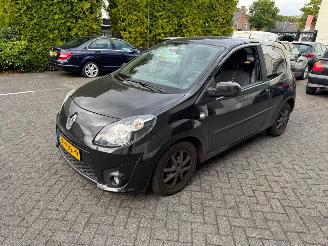 Voiture accidenté Renault Twingo 1.2-16V Dynamique Airco 2011/2