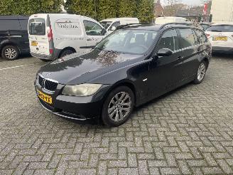 Unfallwagen BMW 3-serie 318i business line 129PK!!! 2007/7
