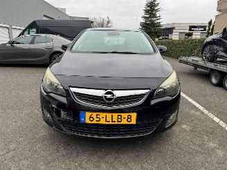 Vaurioauto  passenger cars Opel Astra 1.4 Turbo Sport 2010/5