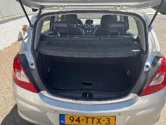 Opel Corsa 1.4-16V Cosmo picture 5