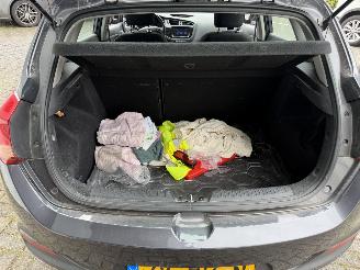 Kia Cee d 1.4 CVVT X-tra picture 7