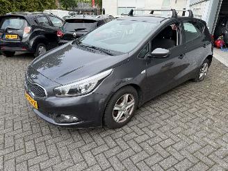 Damaged car Kia Cee d 1.4 CVVT X-tra 2013/12